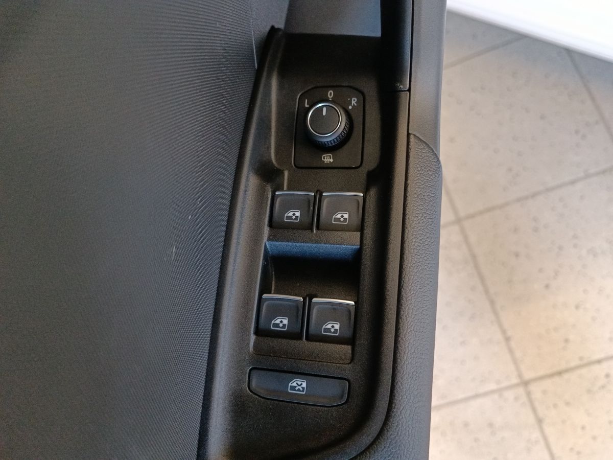 Audi A1 Sportback 1.0 TFSI S tronic LED*PDC*SHZ