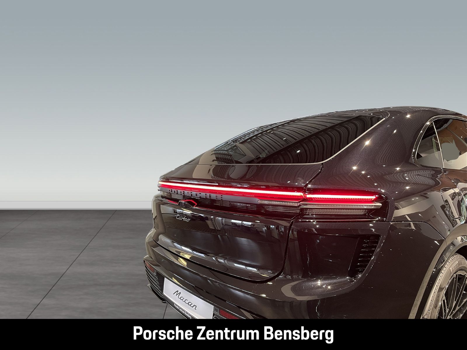 Porsche Macan Turbo Electric