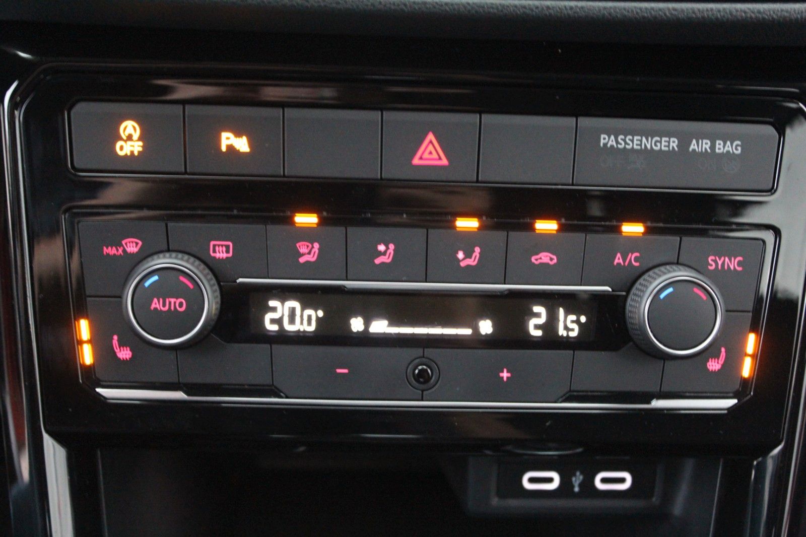 Volkswagen T-Cross United DSG - Samsaru's Car Outlet