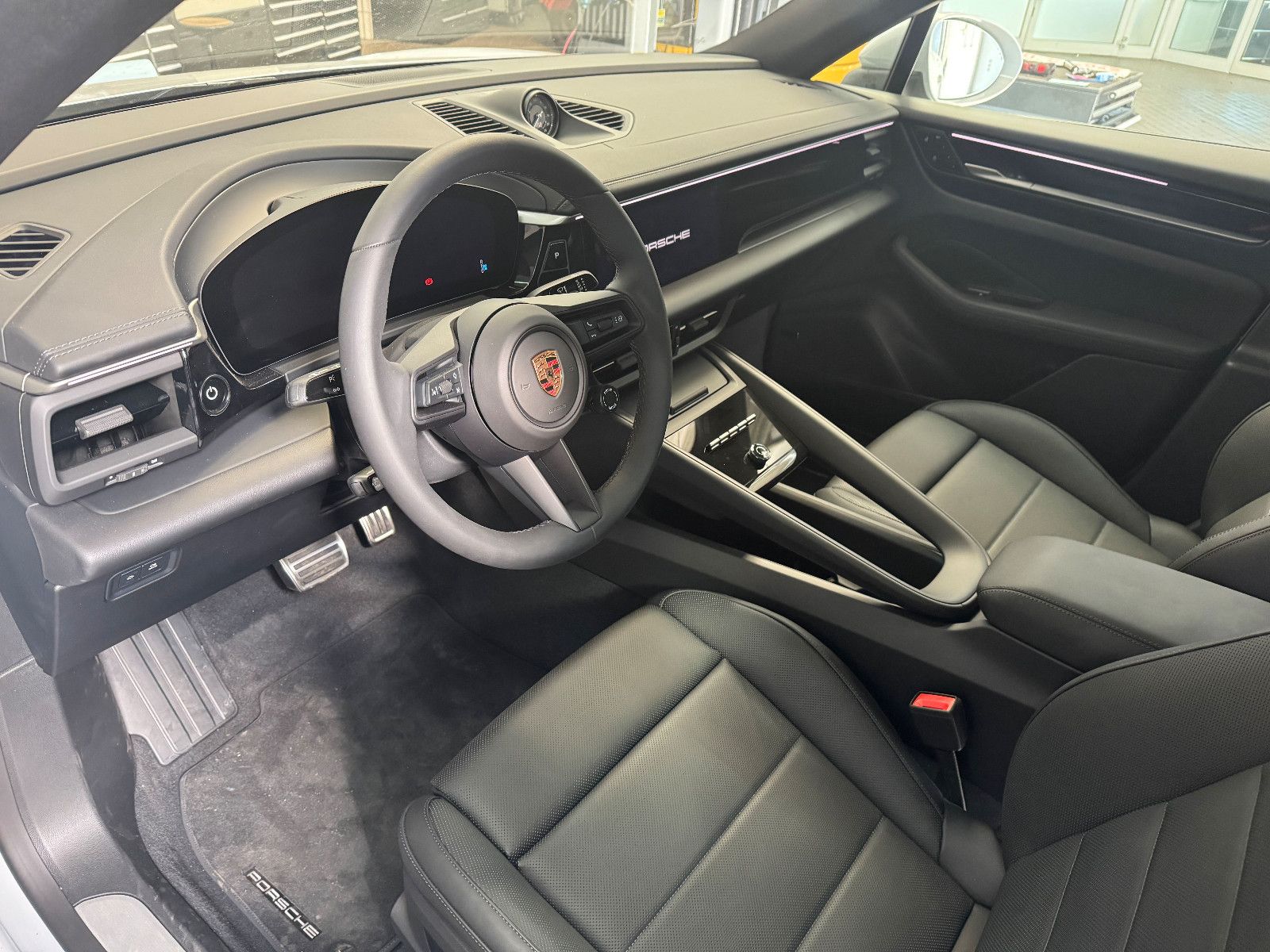 Porsche Macan Electric 4S Sport 22 Pano 360 BOSE AHK
