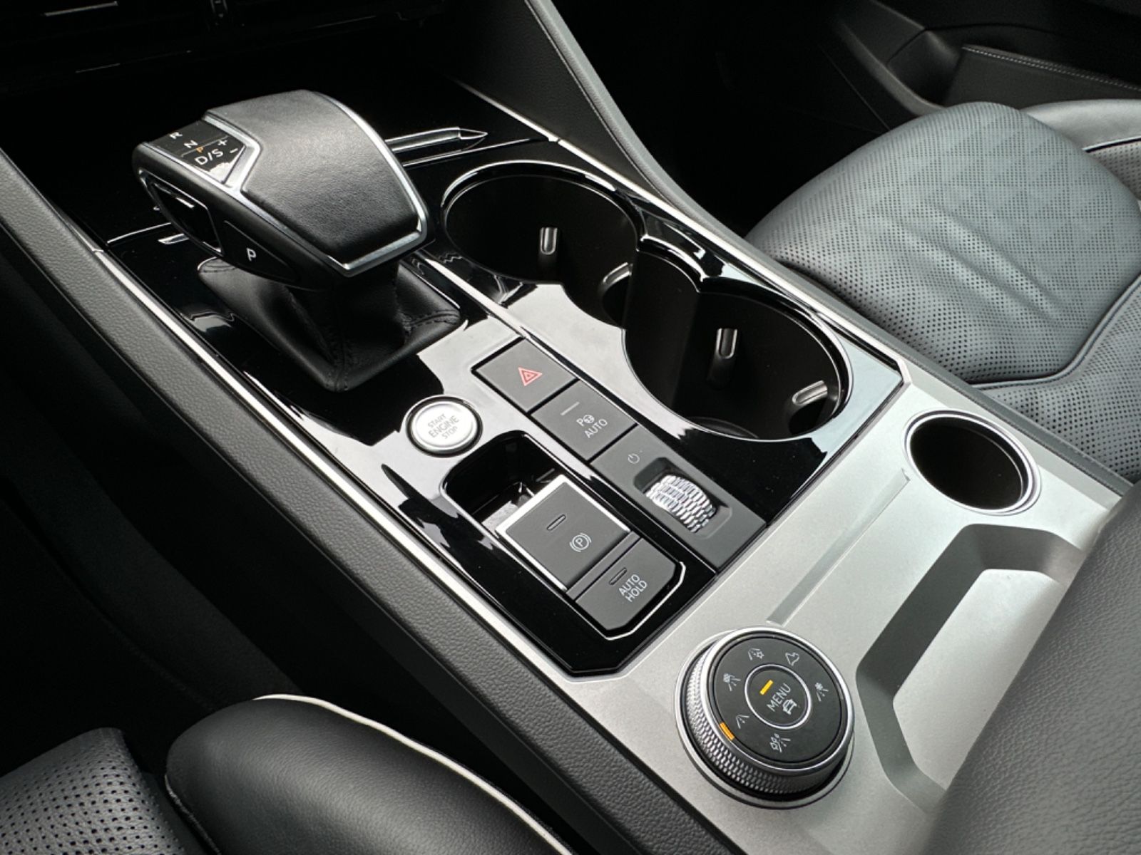 Volkswagen Touareg 3.0 TDI 4M Elegance - Samsaru's Car Outlet