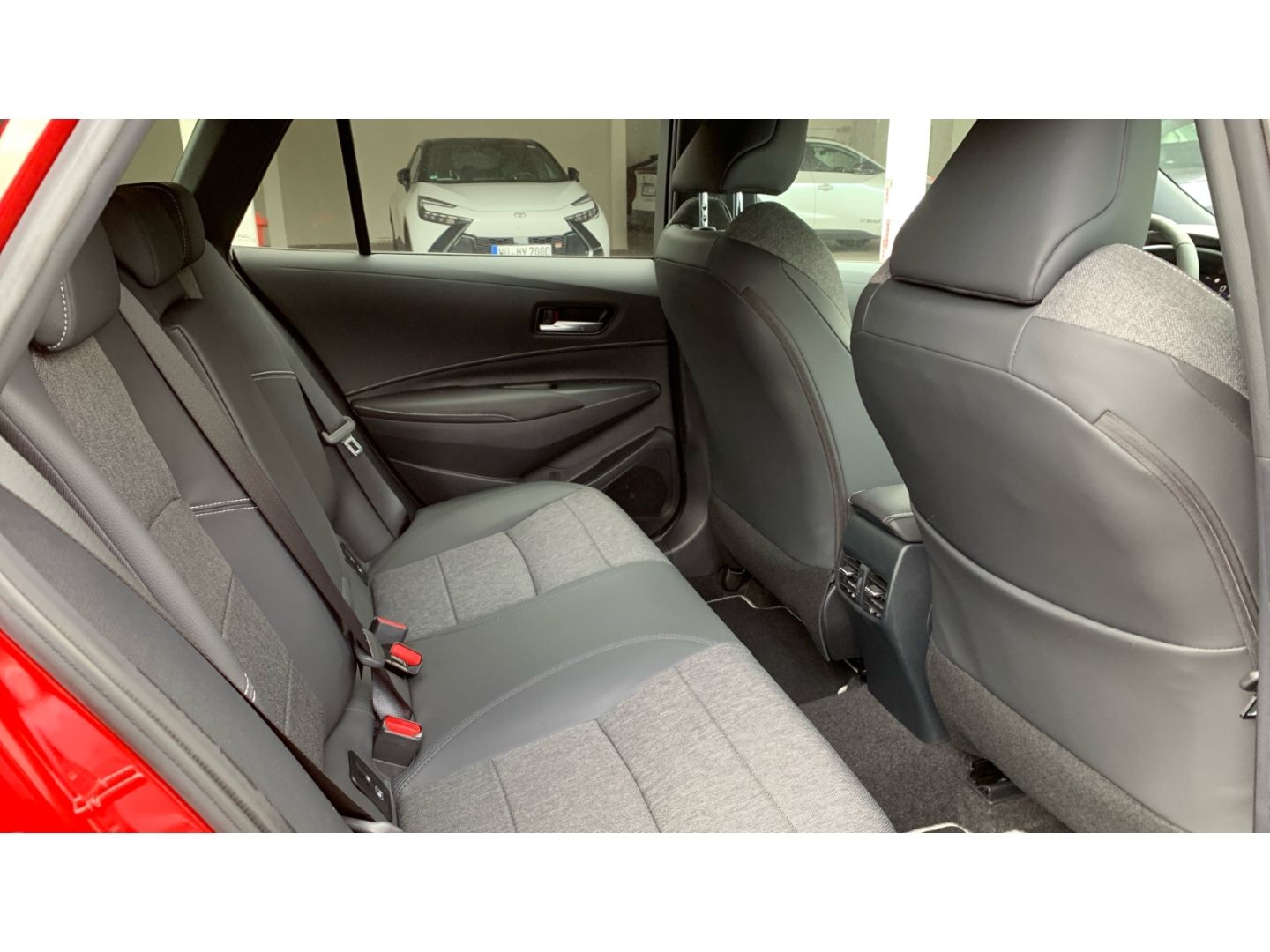 Toyota Corolla Touring Sports 1.8 Hybrid Teamplayer