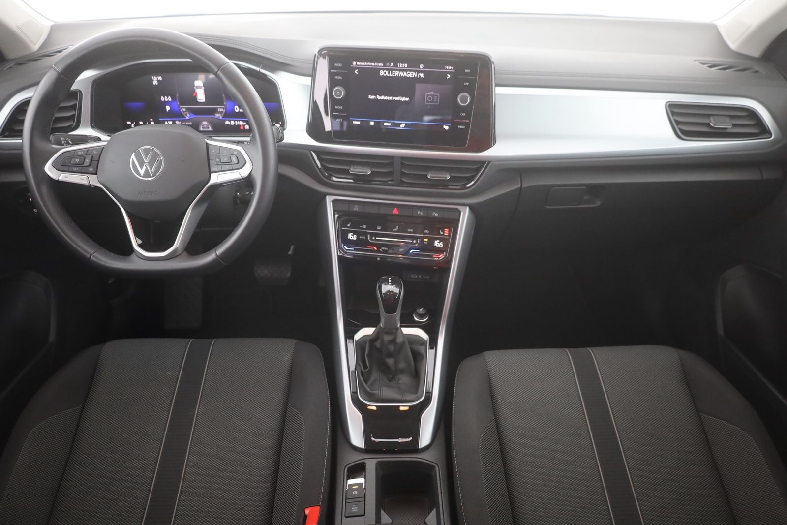Volkswagen T-Roc 1.5 TSI DSG - Samsaru's Car Outlet