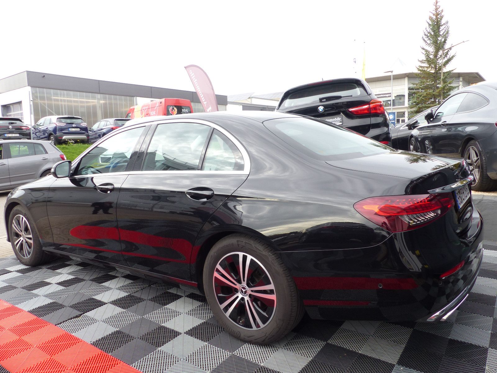 Mercedes-Benz E 220 d AVANGARDE - Samsaru's Car Outlet