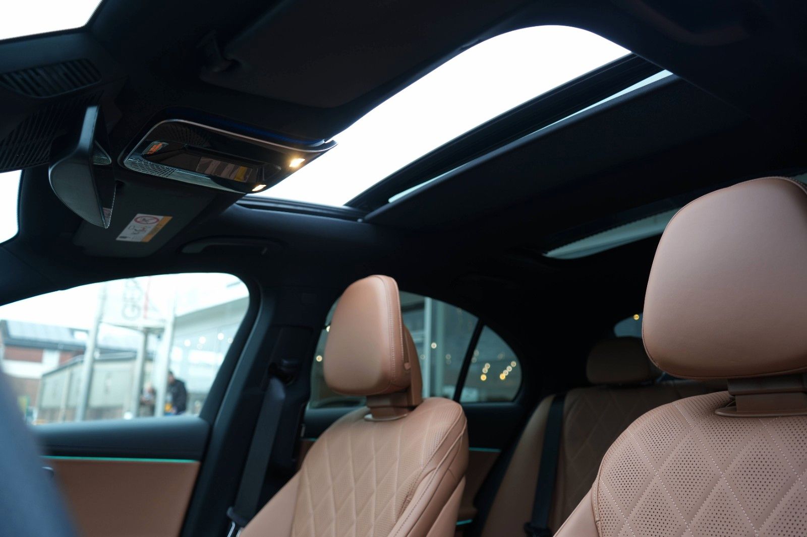 Mercedes-Benz E 200 AMG Premium Plus - Samsaru's Car Outlet