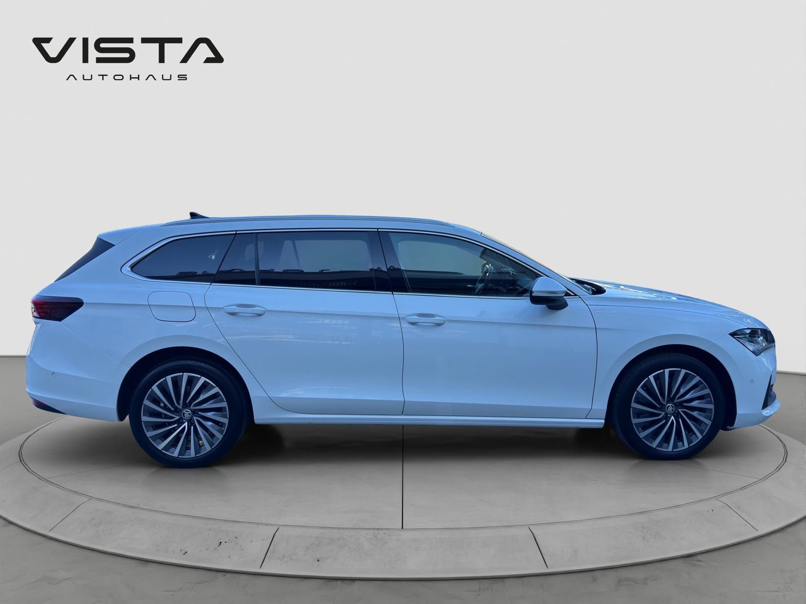 Skoda Superb 4x4 L&K*STHZ*AHK*360*ACC*HUD*LEDER*CANTON