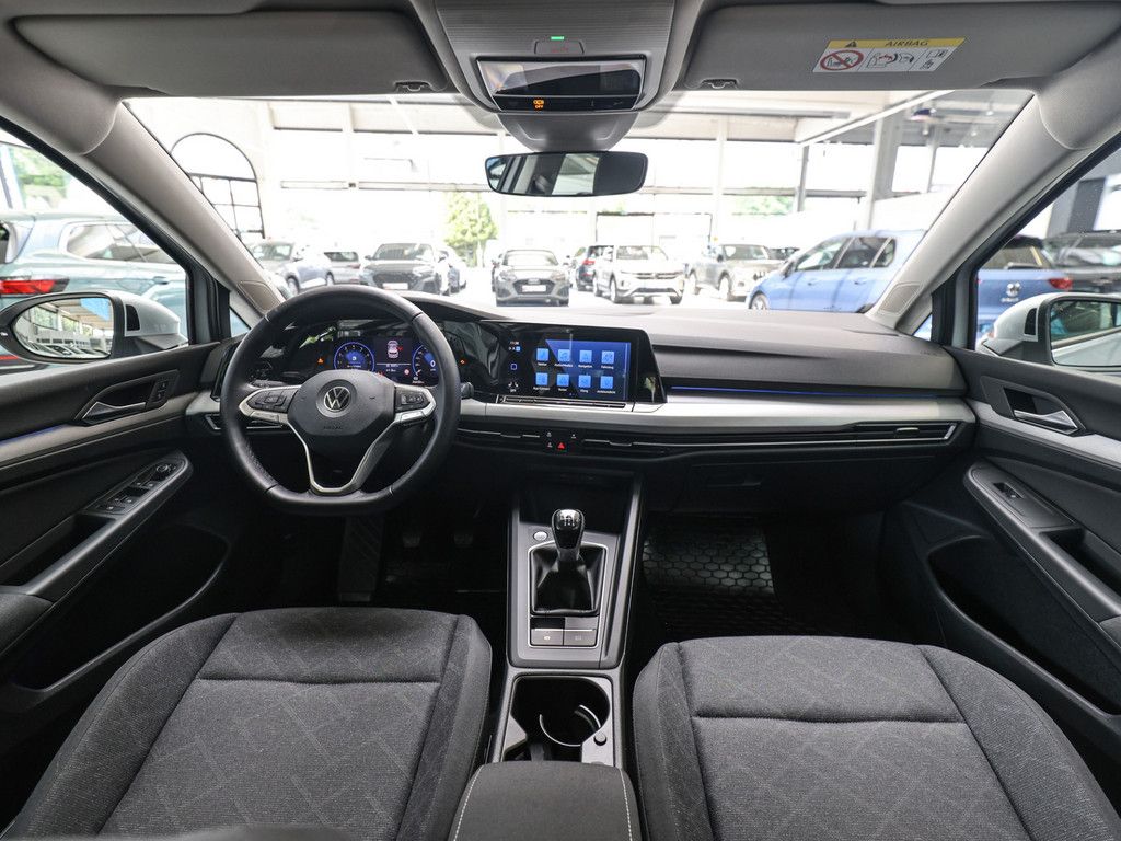 Volkswagen Golf VIII Life 1.0 l TSI - Samsaru's Car Outlet