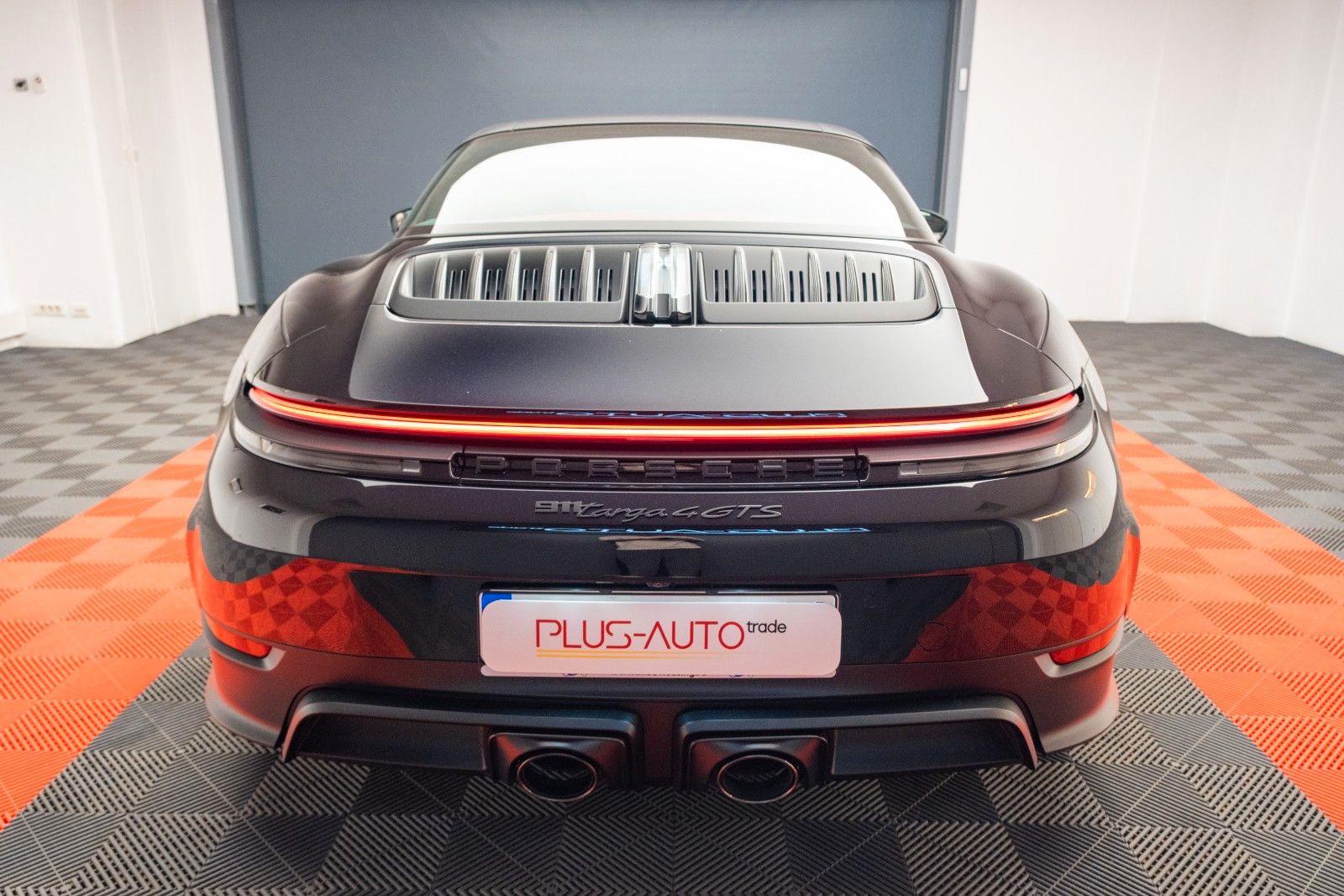 Porsche 911 Targa 4 GTS T-Hybrid