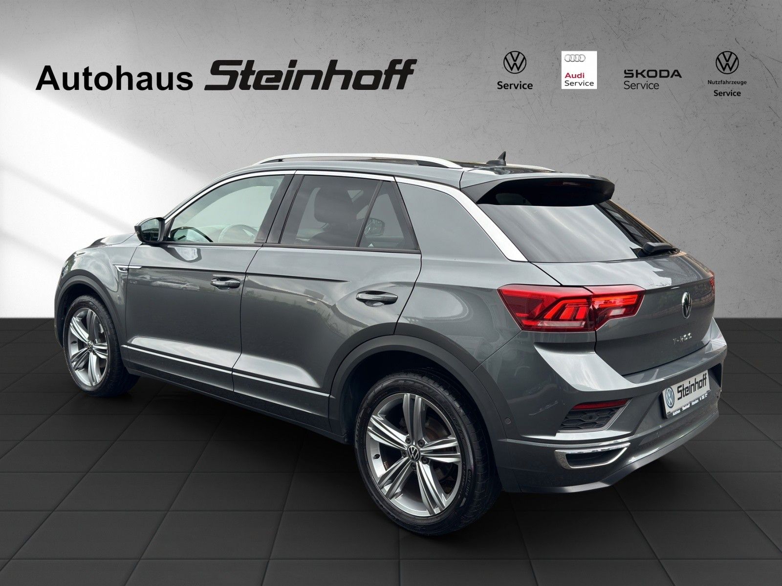 Volkswagen T-Roc R-Line DSG - Samsaru's Car Outlet