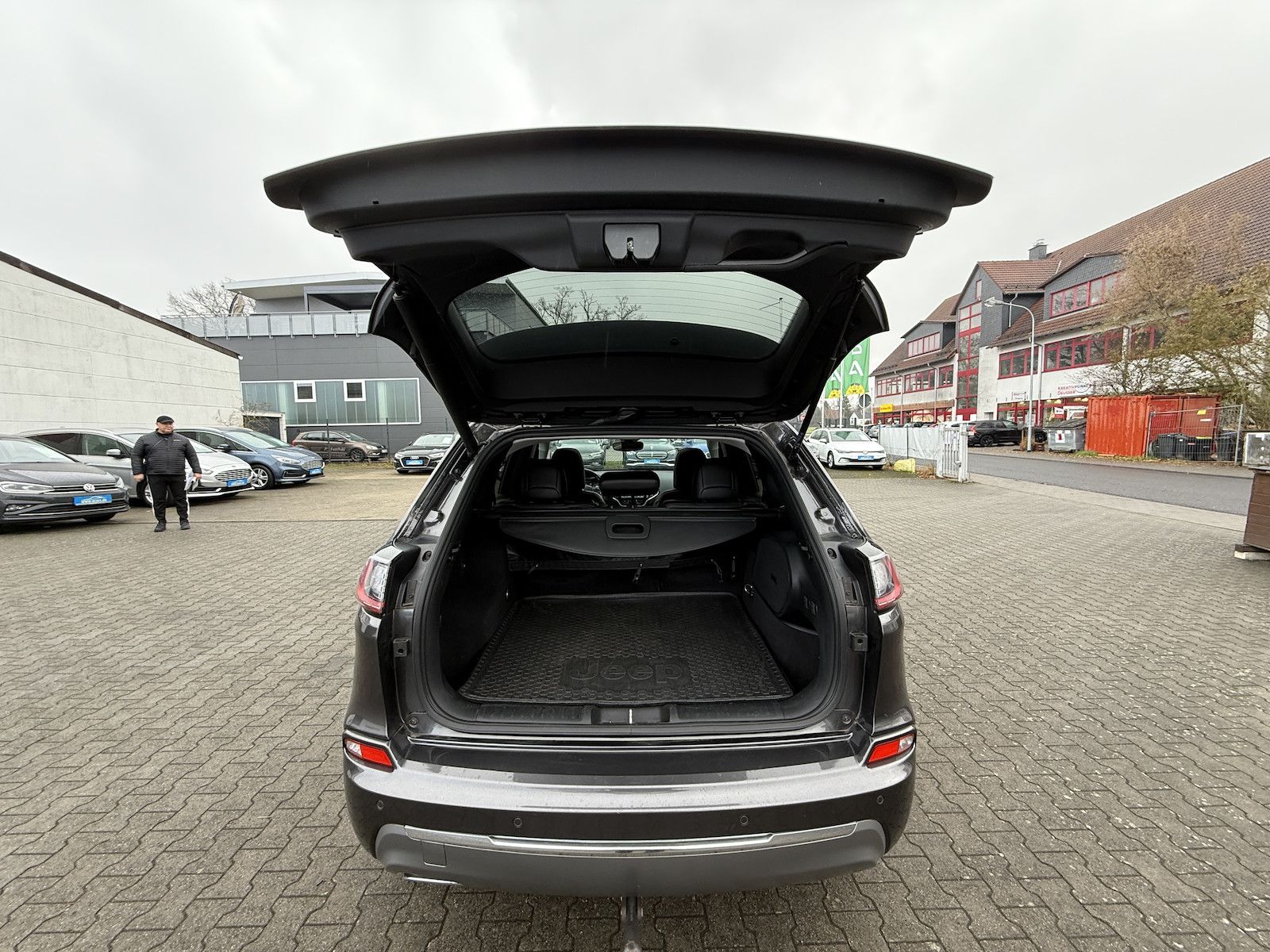 Jeep Cherokee Overland 4WD Navi LED Kamera Temp PDC S