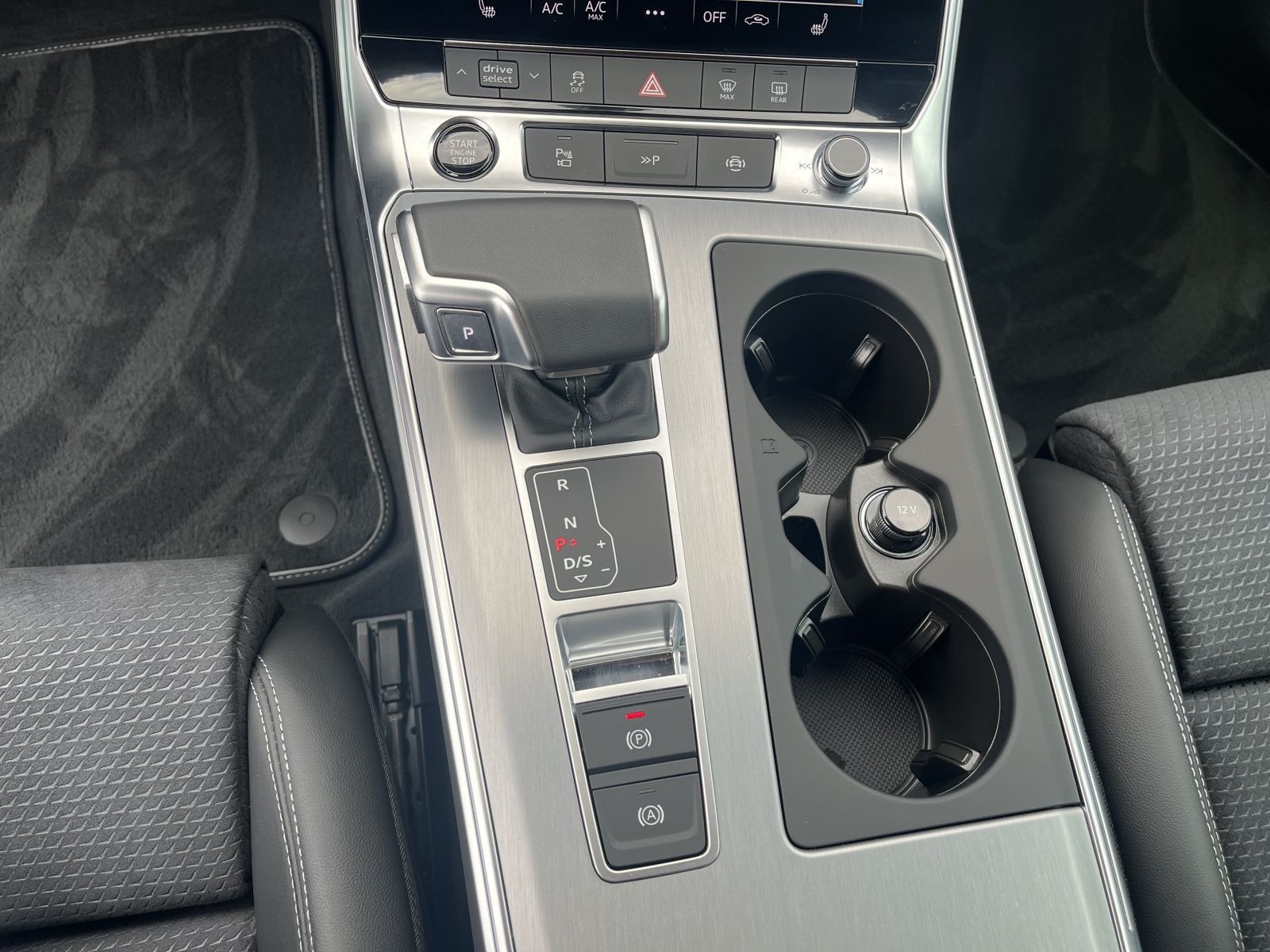 Audi A6 Avant 55 TFSI e S line - Samsaru's Car Outlet