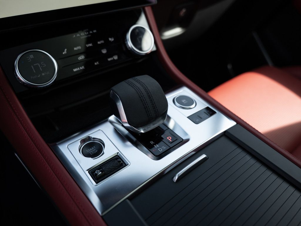 Jaguar F-Pace P400e AWD R-Dynamic S ACC HUD 360° PANO