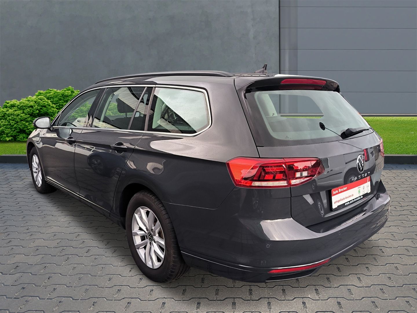 Volkswagen Passat Variant Business 2.0 TDI - Samsaru's Car Outlet