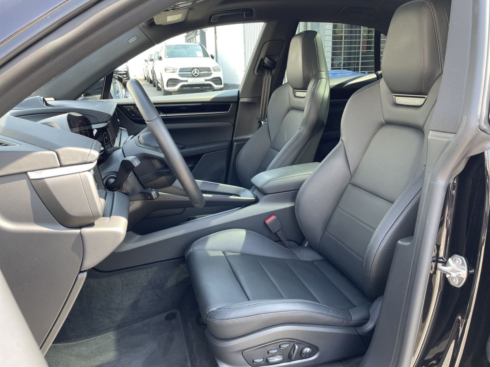 Porsche Macan 4 |ACC|22"|Pano|3.Disp|SportChro|PASM|360°