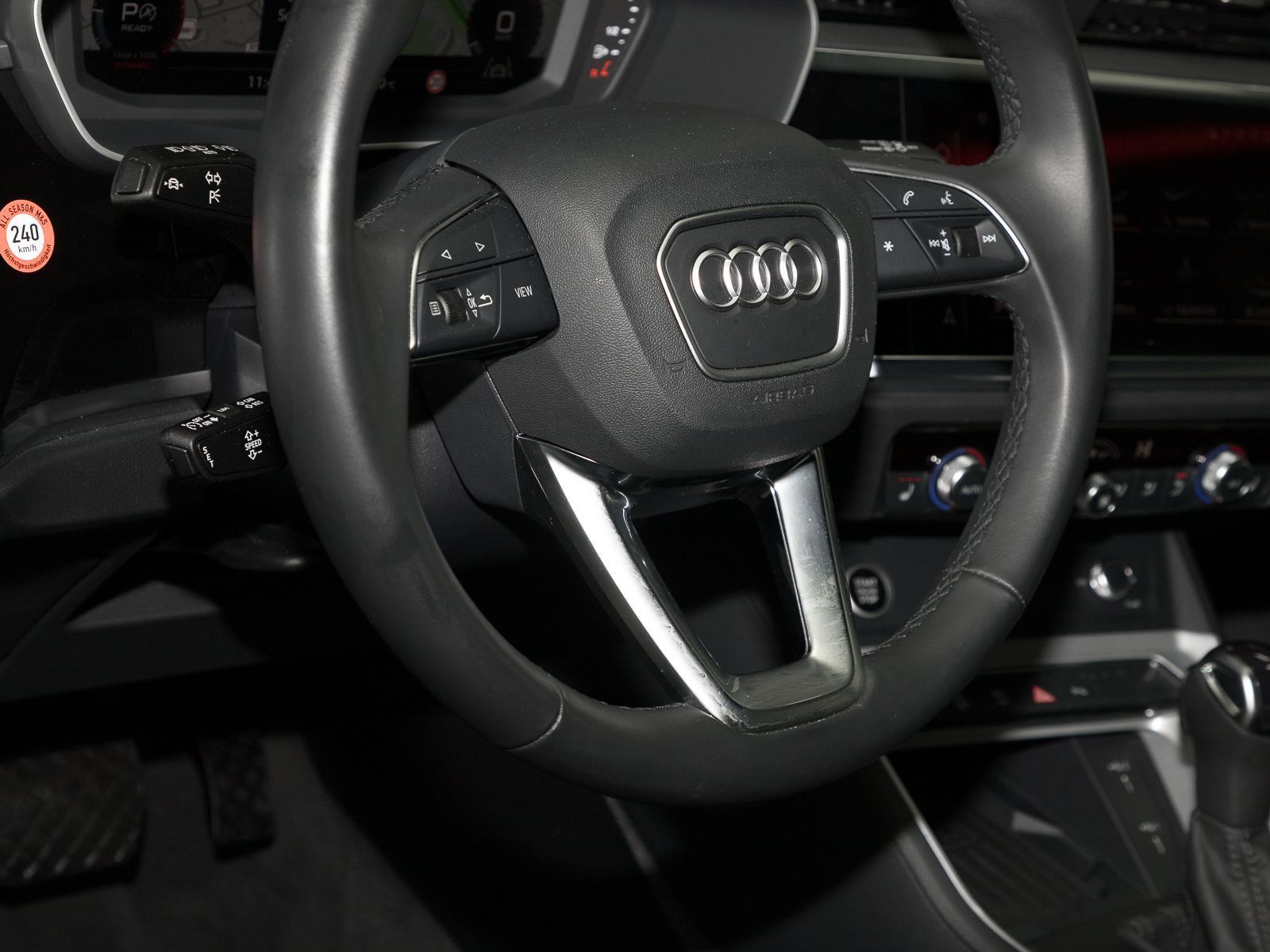 Audi Q3 40 TDI Q ADVANCED - Samsaru's Car Outlet