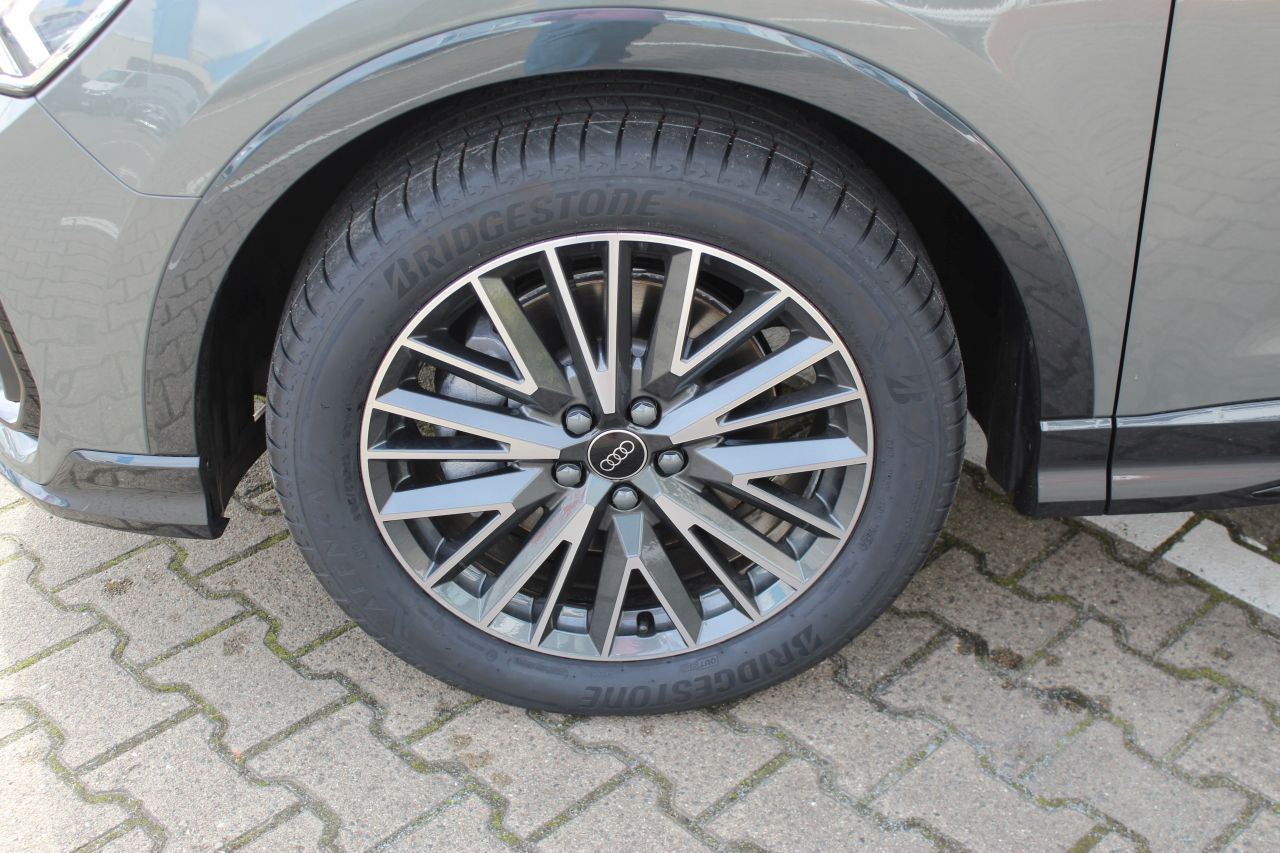 Audi Q3 S line 40 TFSI quattro S tronic - Samsaru's Car Outlet