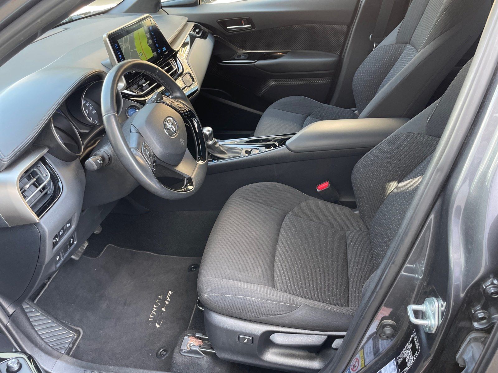 Toyota C-HR 1.8 Hybrid Club - Samsaru's Car Outlet