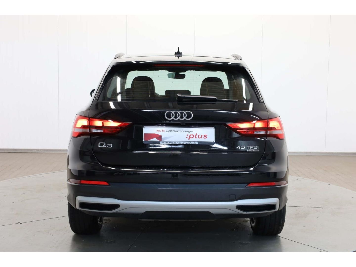 Audi Q3 40 TFSI qu. advanced - Samsaru's Car Outlet