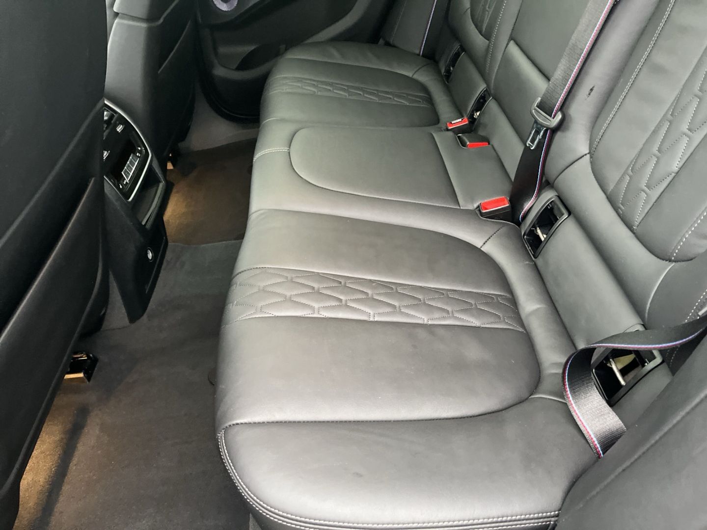 BMW X6 xDrive40d/M Sport/HUD/StHZG/AHK/BowersWilkins