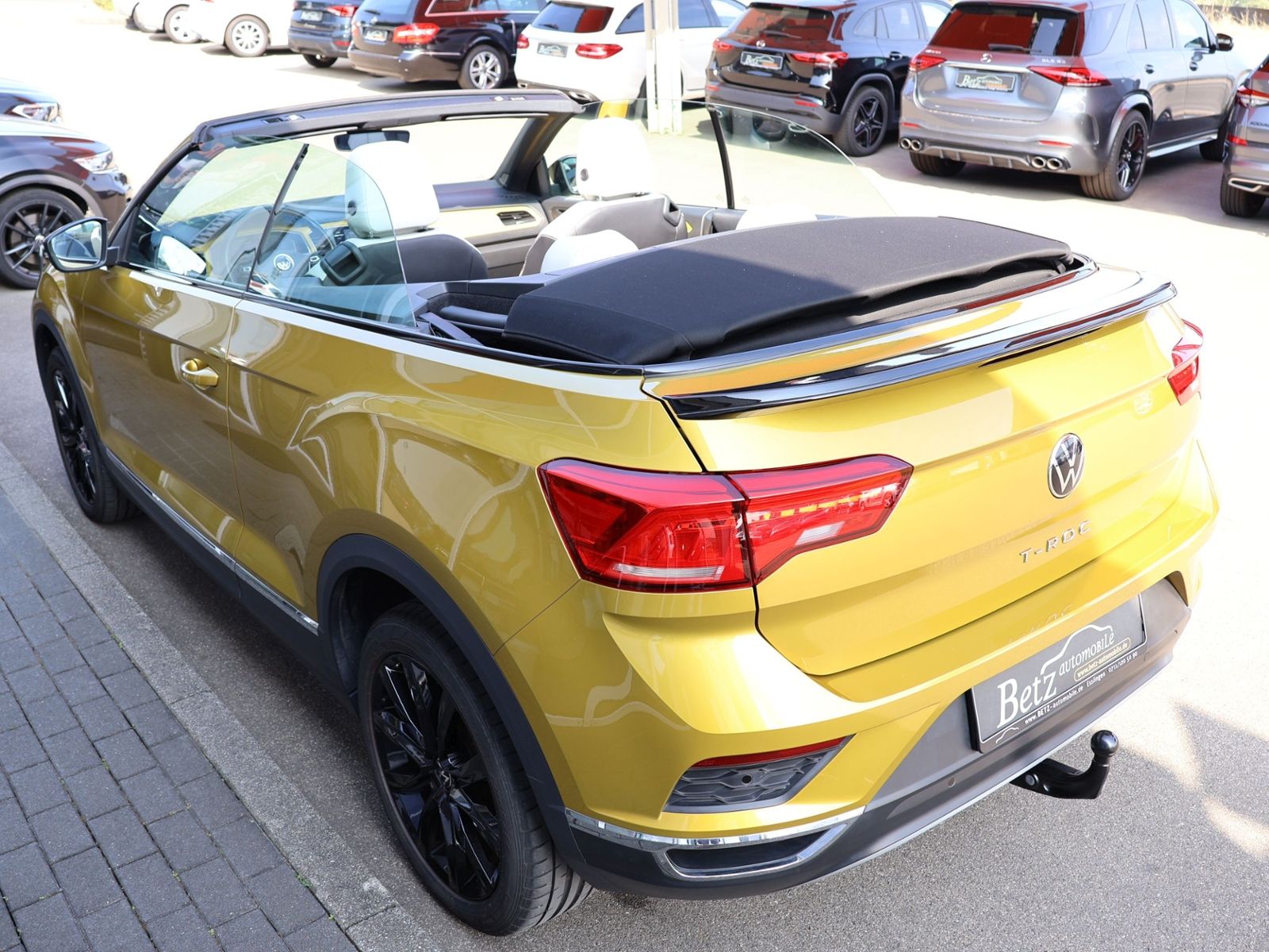 Volkswagen T-Roc Style - Samsaru's Car Outlet