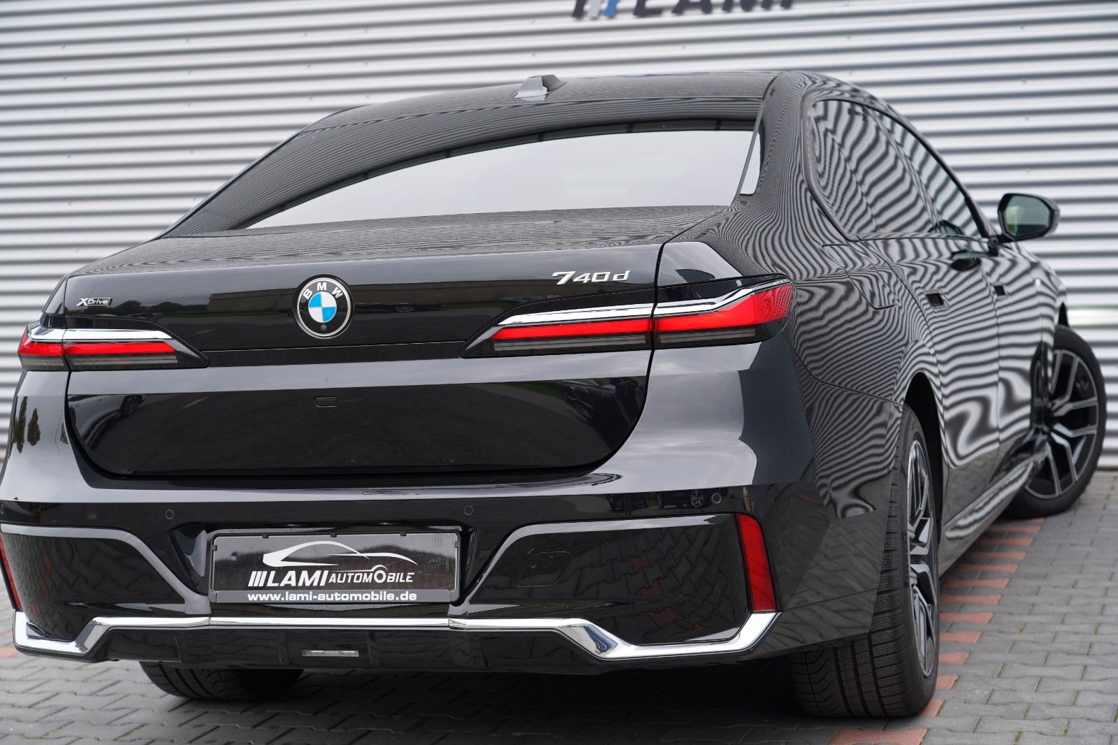 BMW 740d xDrive M Sport SKYLOUNGE ICONIC 360 HUD B&W