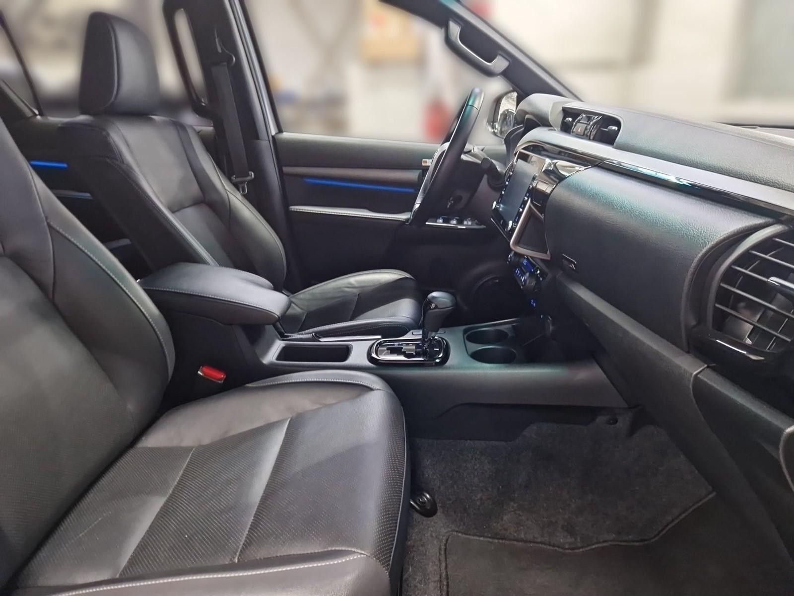 Toyota Hilux Double Cab Invincible 4x4 Hardtop+AHK+WKR