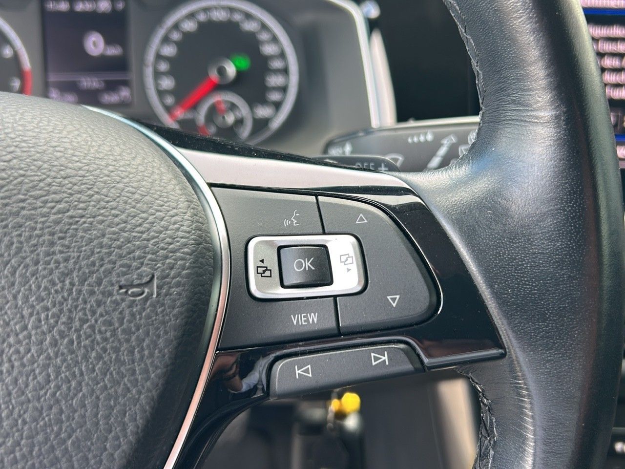 Volkswagen Polo VI Highline DSG - Samsaru's Car Outlet