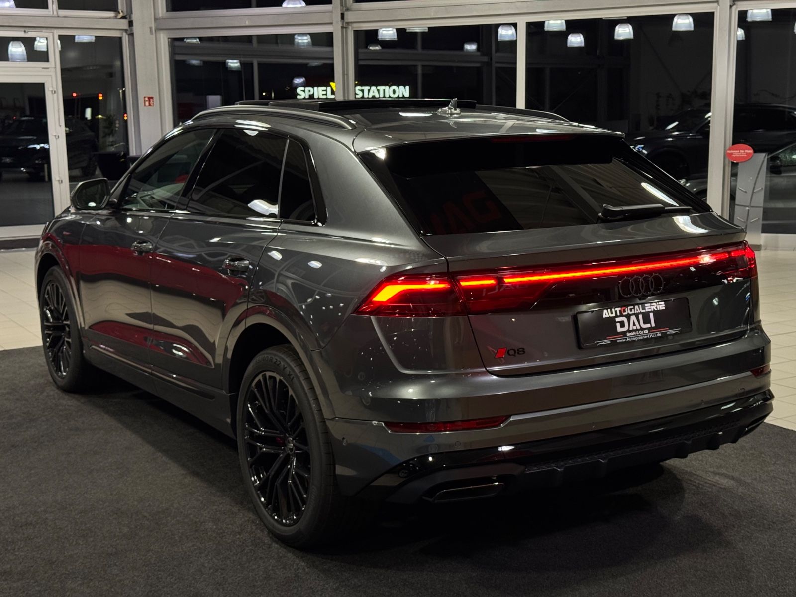 Audi Q8 50 TDI quattro S-LINE - Samsaru's Car Outlet