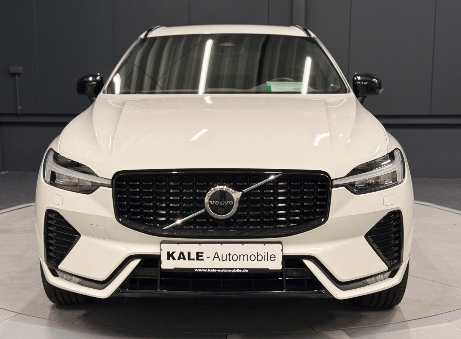Volvo XC60 R-Design AWD *AHK*360*Standhzg*HIFI*
