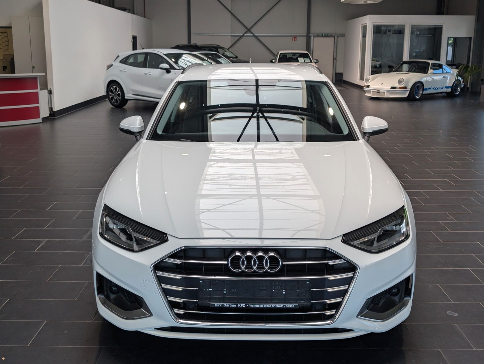 Audi A4 Avant 35 TDI S tronic advanced - Samsaru's Car Outlet