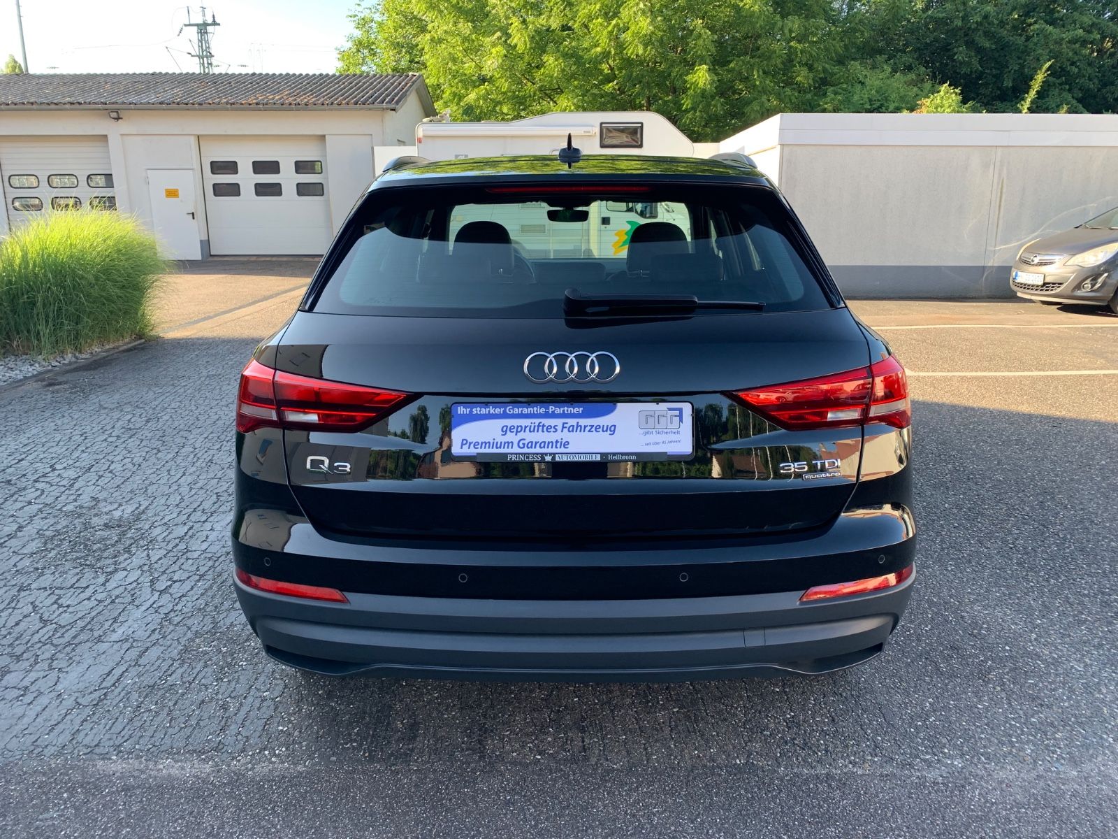 Audi Q3 35 TDI quattro S-line - Samsaru's Car Outlet