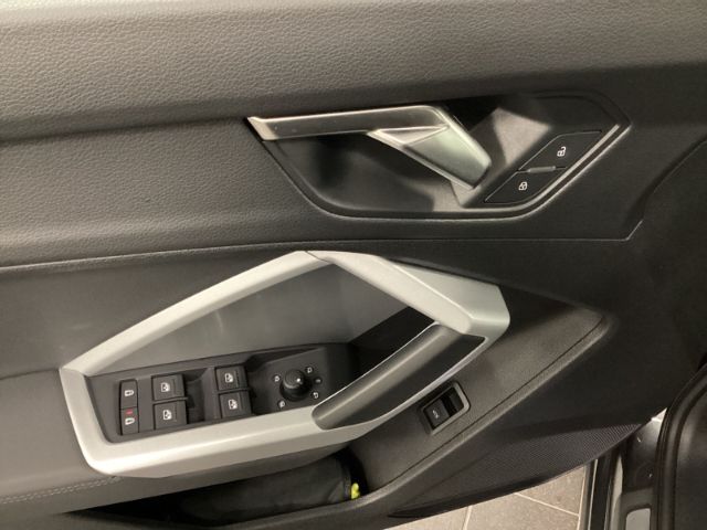 Audi Q3 S line 35 TDI quattro S tronic - Samsaru's Car Outlet