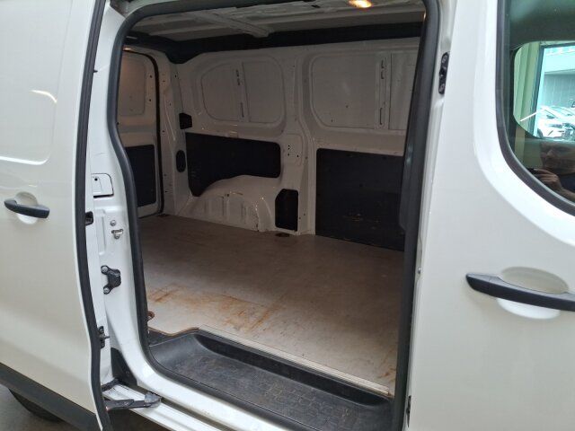 Opel Vivaro Cargo 2.0 D M Edition - Samsaru's Car Outlet