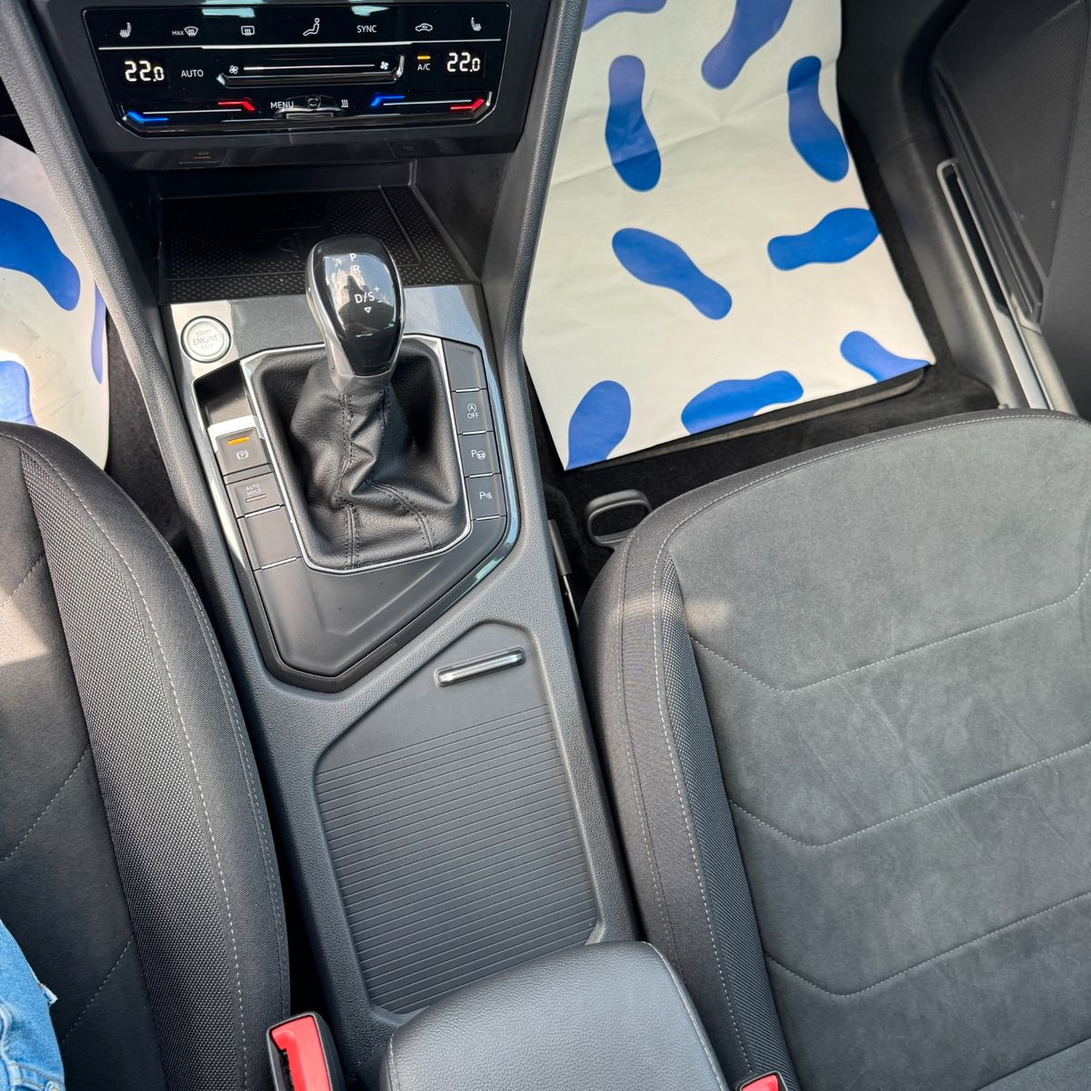 Volkswagen Tiguan Elegance 2.0 TDI - Samsaru's Car Outlet
