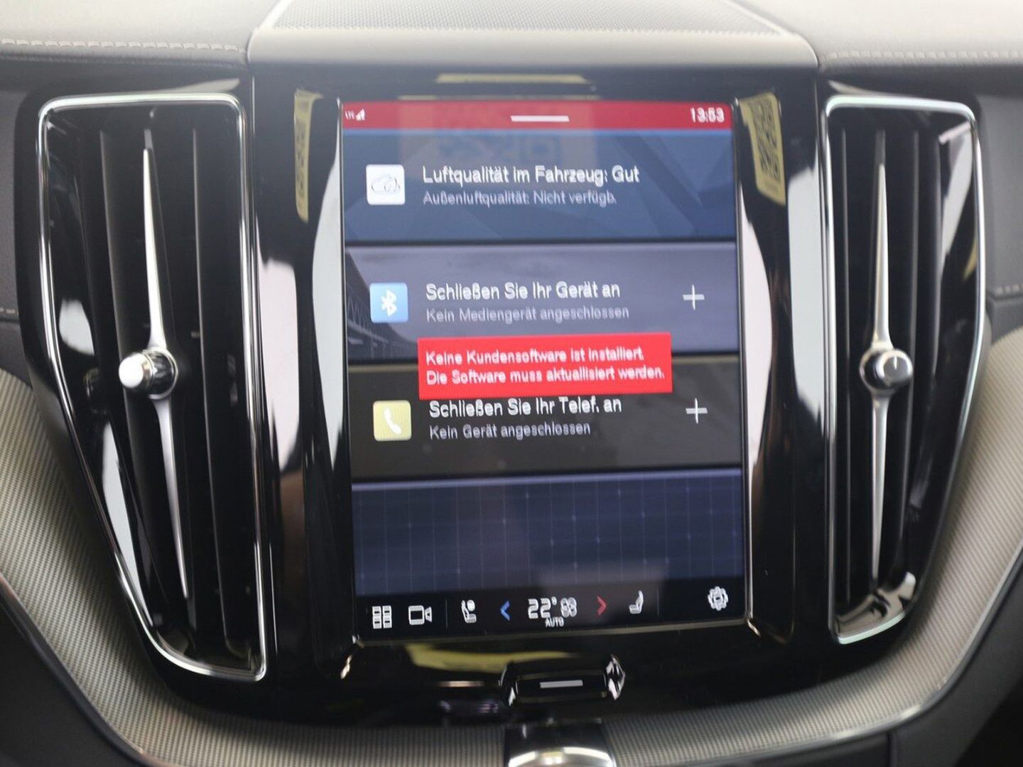 Volvo XC60 T6 Ultra Black Edition Plug-In Hybrid AWD - Samsaru's Car Outlet