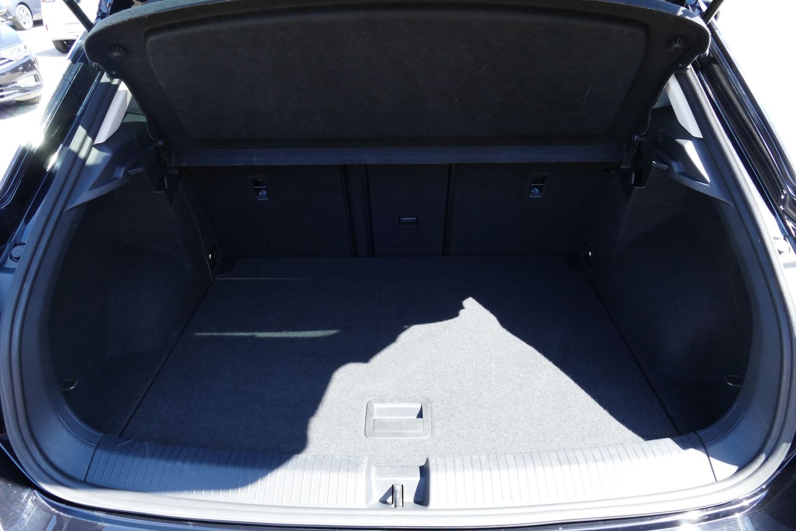 Volkswagen T-Roc 1.5 TSI Style - Samsaru's Car Outlet