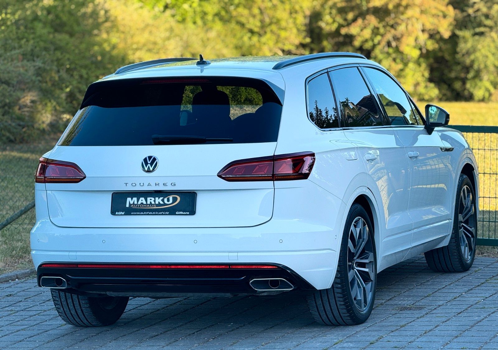 Volkswagen Touareg R-Line 4Motion - Samsaru's Car Outlet