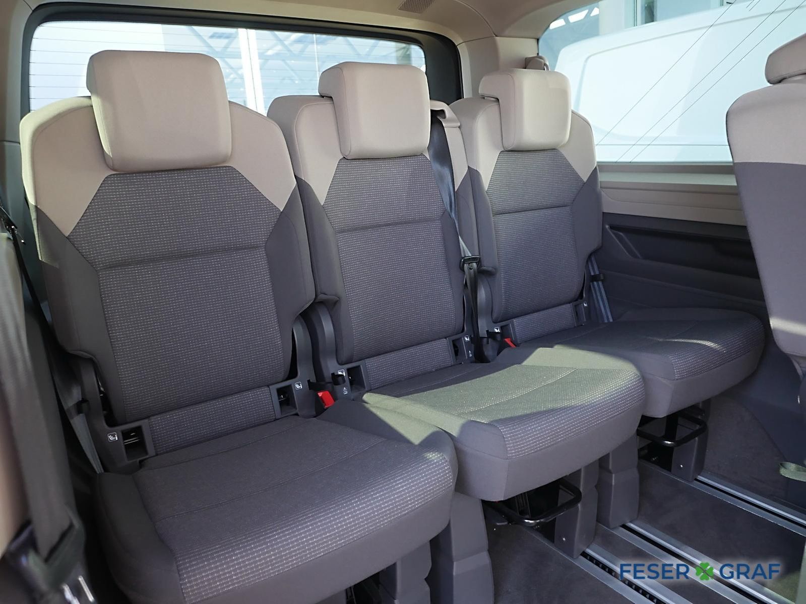 Volkswagen T7 Multivan 2.0 TDI - Samsaru's Car Outlet