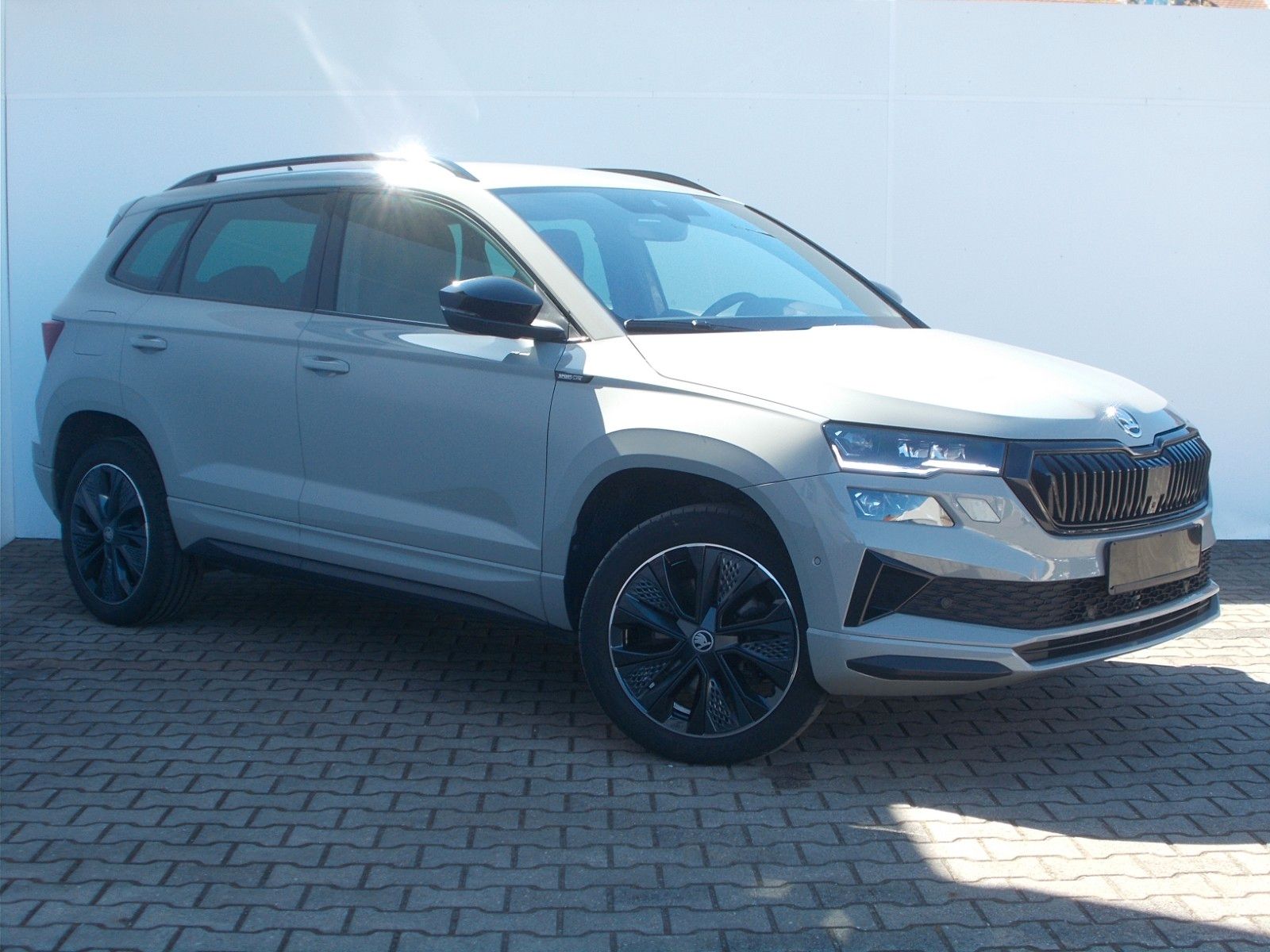Skoda Karoq  1.5 TSI Sportline*DSG*Navi*LED *360° *AHK