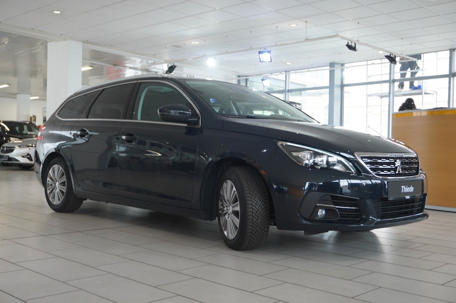 Peugeot 308 SW 1.5D ALLURE - Samsaru's Car Outlet