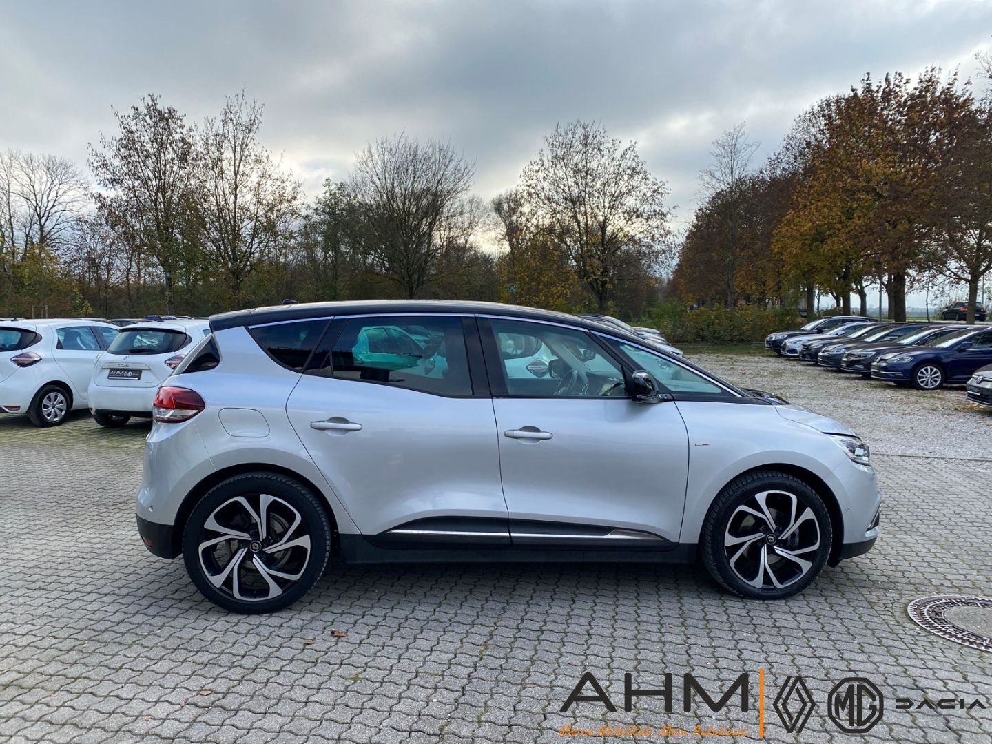 Renault Scenic IV BOSE Edition BLUE dCi - Samsaru's Car Outlet