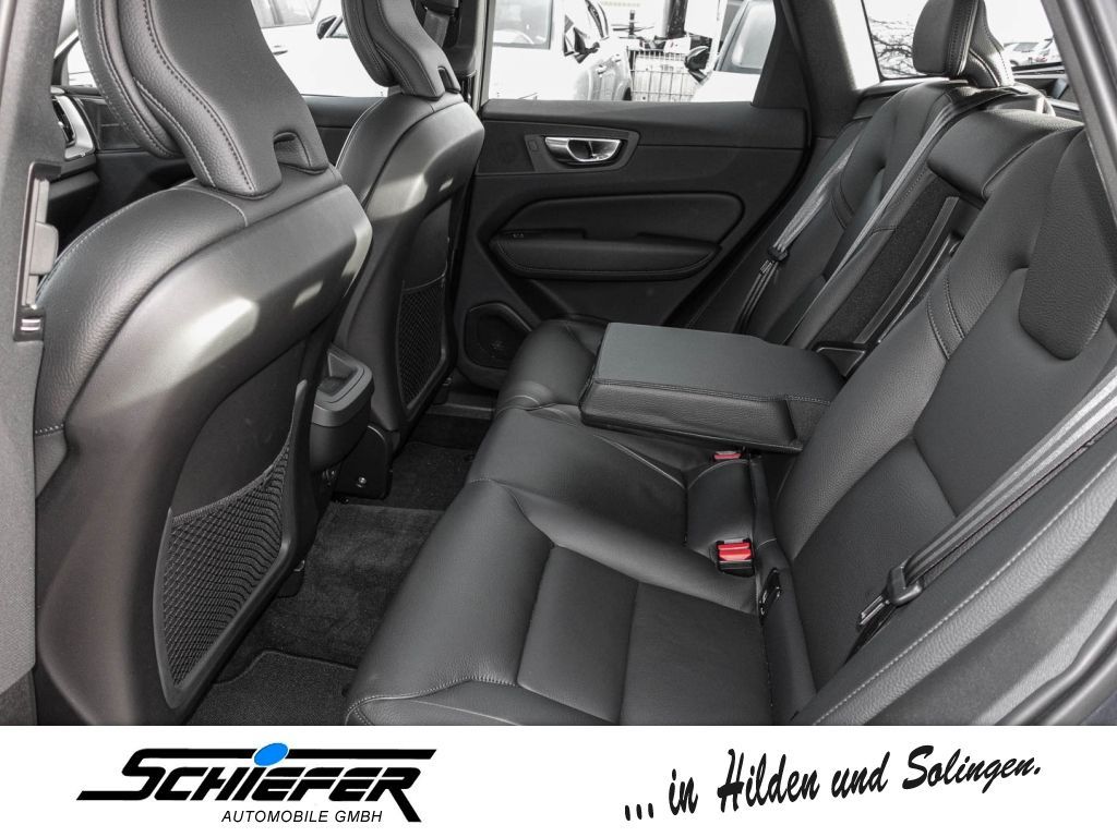 Volvo XC60 B4 B Plus Dark