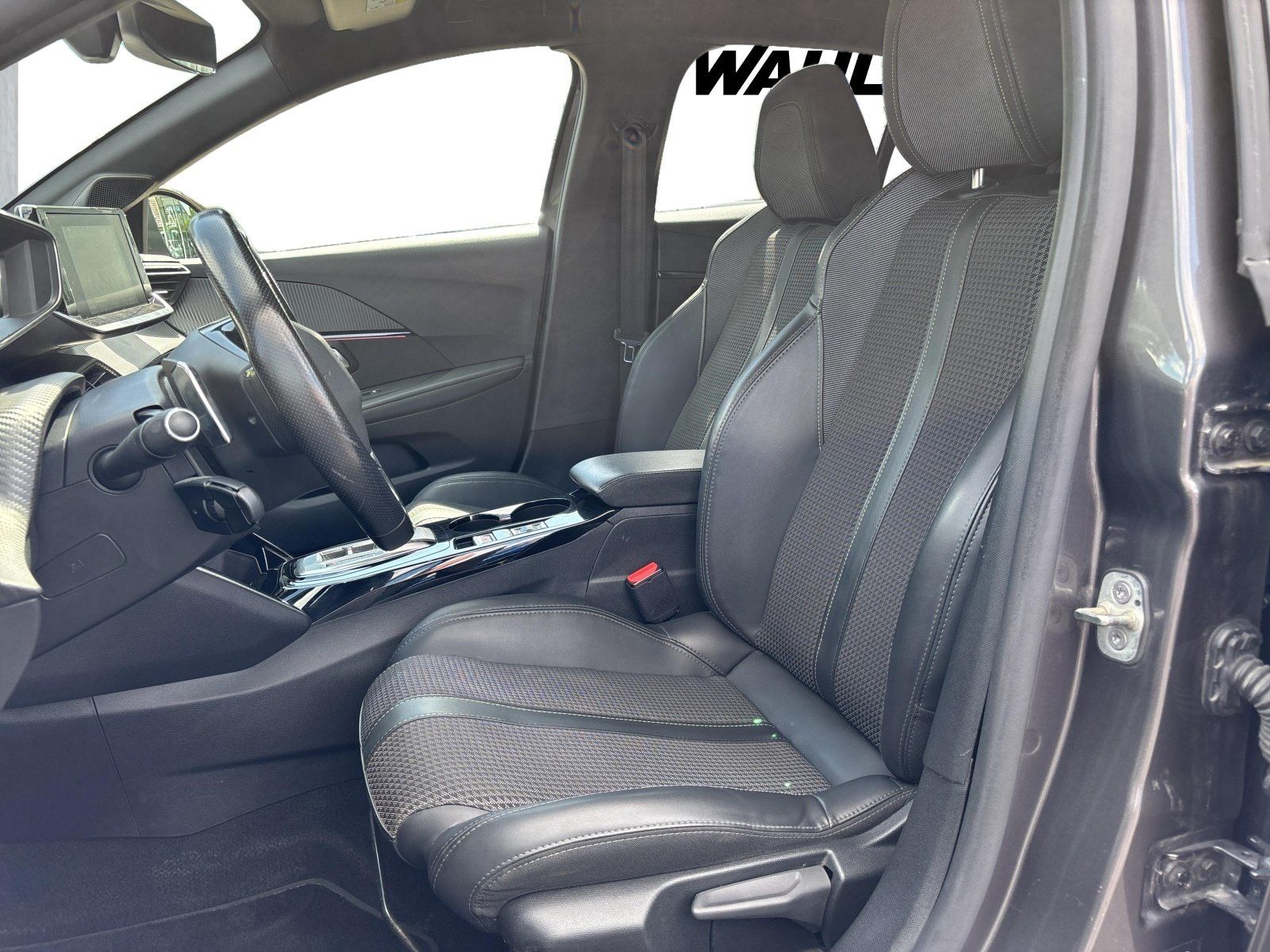 Peugeot 208 GT - Samsaru's Car Outlet