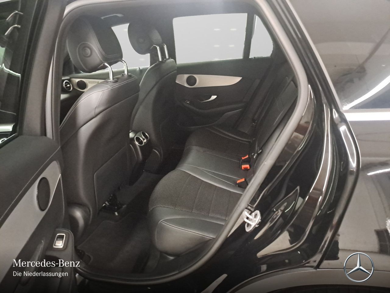 Mercedes-Benz GLC 300 de 4M Exclusive - Samsaru's Car Outlet