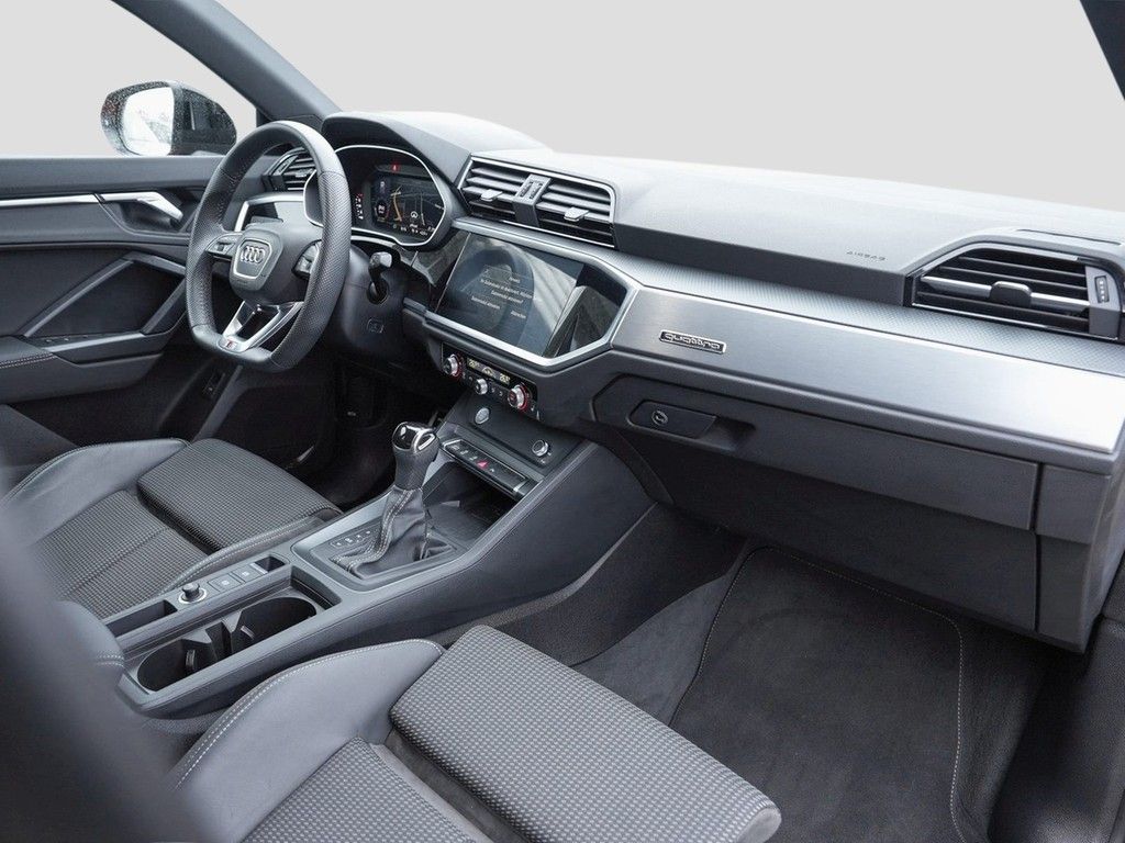 Audi Q3 40 TFSI quattro S tronic S Line /AHK/LED/RFK