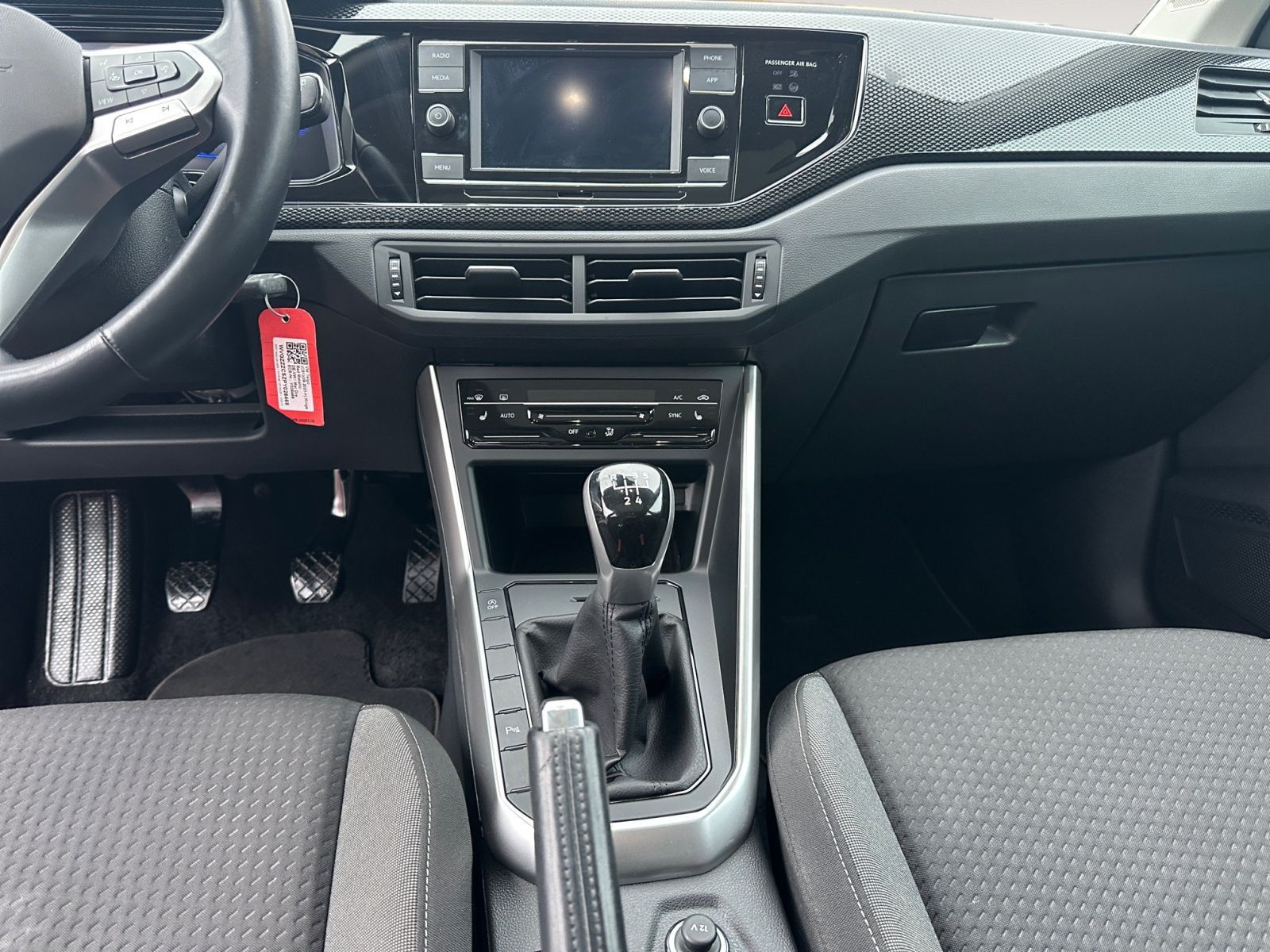 Volkswagen Taigo 1.0 TSI Life - Samsaru's Car Outlet