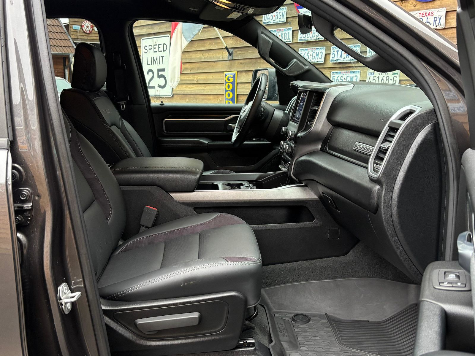 Dodge RAM 1500 5,7L Gen5 Hardtop QuadCab Leder LPG