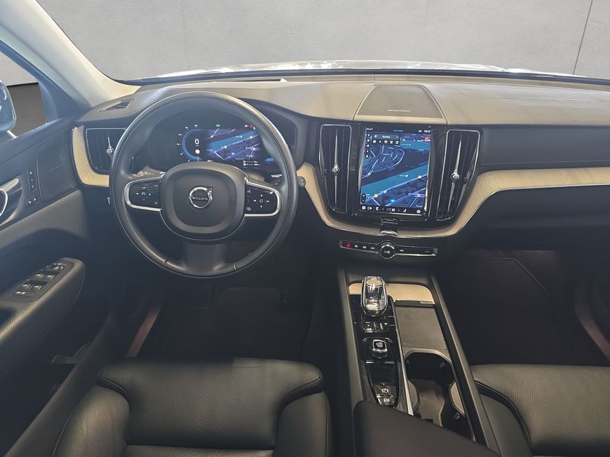 Volvo XC60 T8 AWD Recharge Inscription - Samsaru's Car Outlet