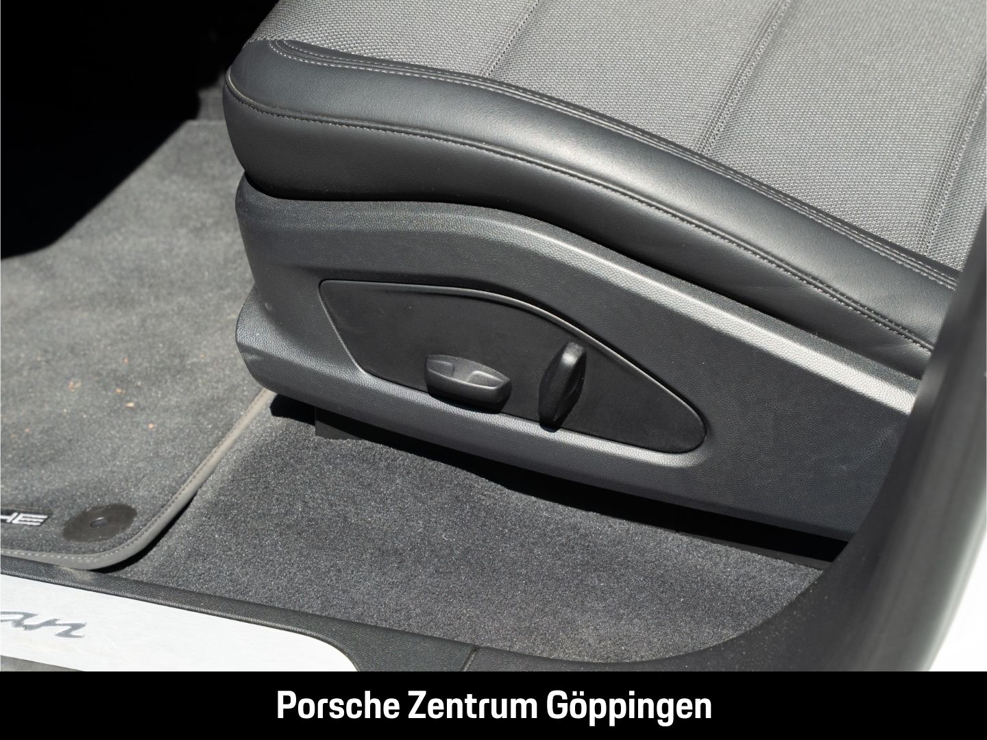 Porsche Macan BOSE InnoDrive LED-Matrix Panoramadach