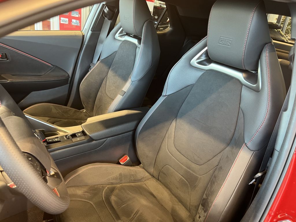Toyota C-HR 2.0 Hybrid AWD GR SPORT - Samsaru's Car Outlet